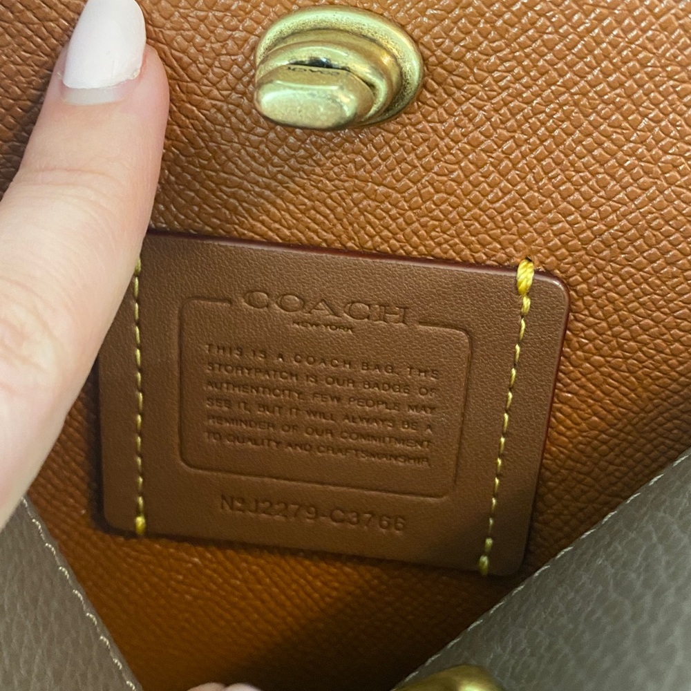 Coach Willow Crossbody - Picture 6 of 7